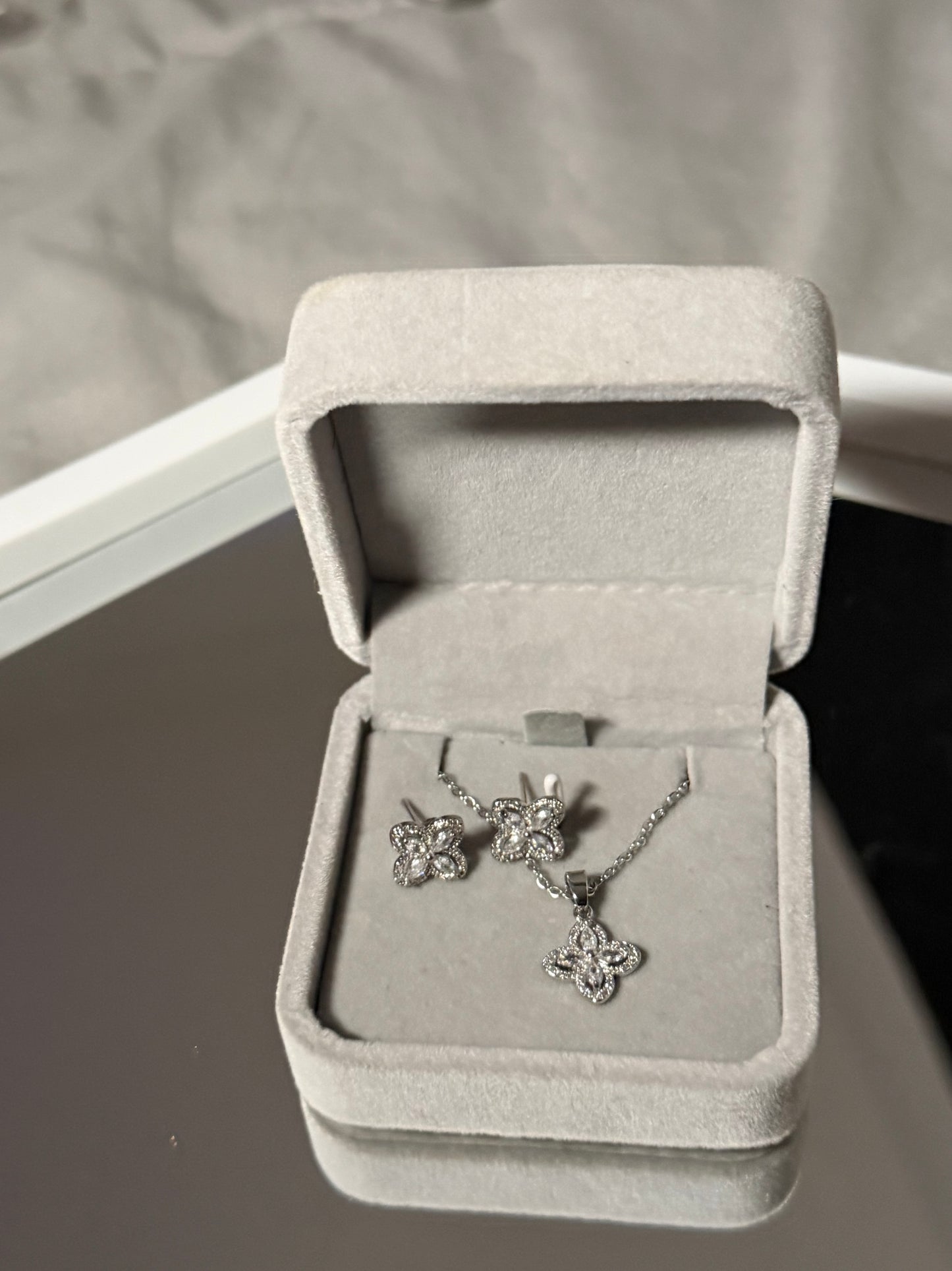 Waterproof Non Tarnish Women's Titanium Steel Jewelry Set With 14K Gold Plating, Zircon Inlay, Cable Chain